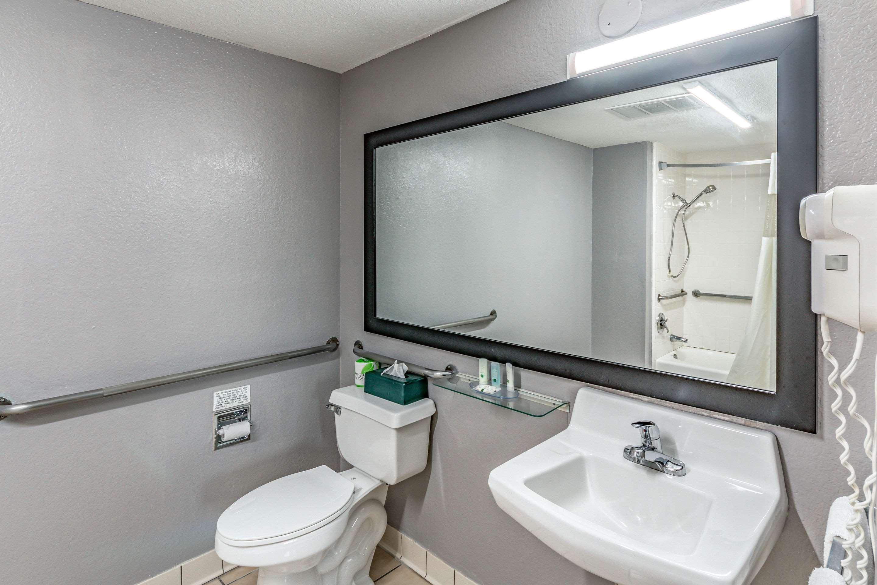 Quality Inn I-10 East Near Frost Bank Center San Antonio Exteriör bild