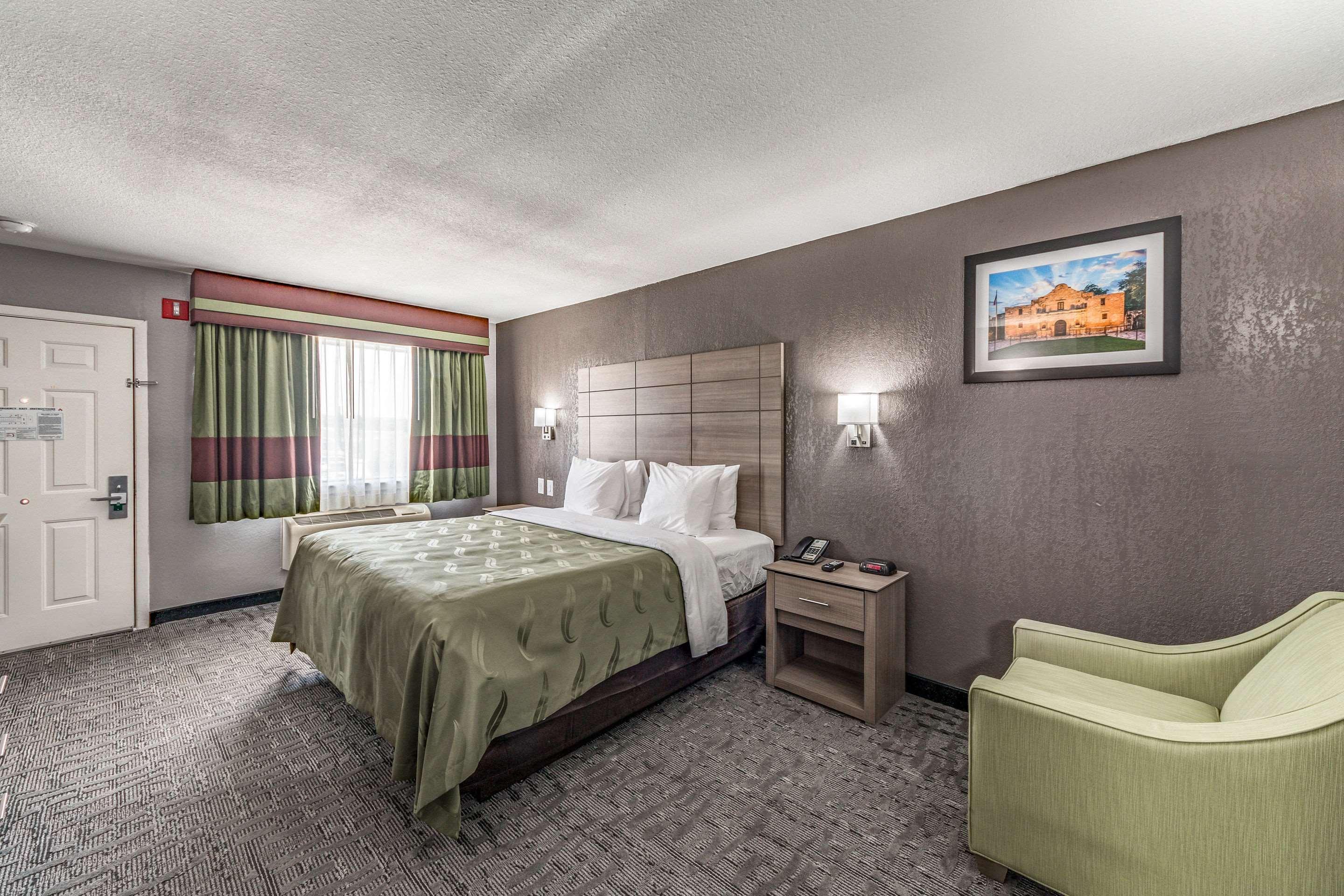 Quality Inn I-10 East Near Frost Bank Center San Antonio Exteriör bild