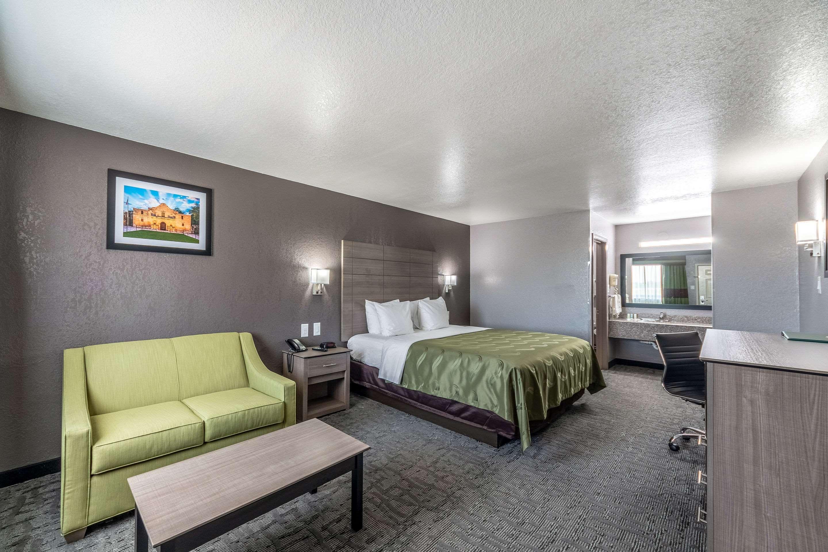 Quality Inn I-10 East Near Frost Bank Center San Antonio Exteriör bild