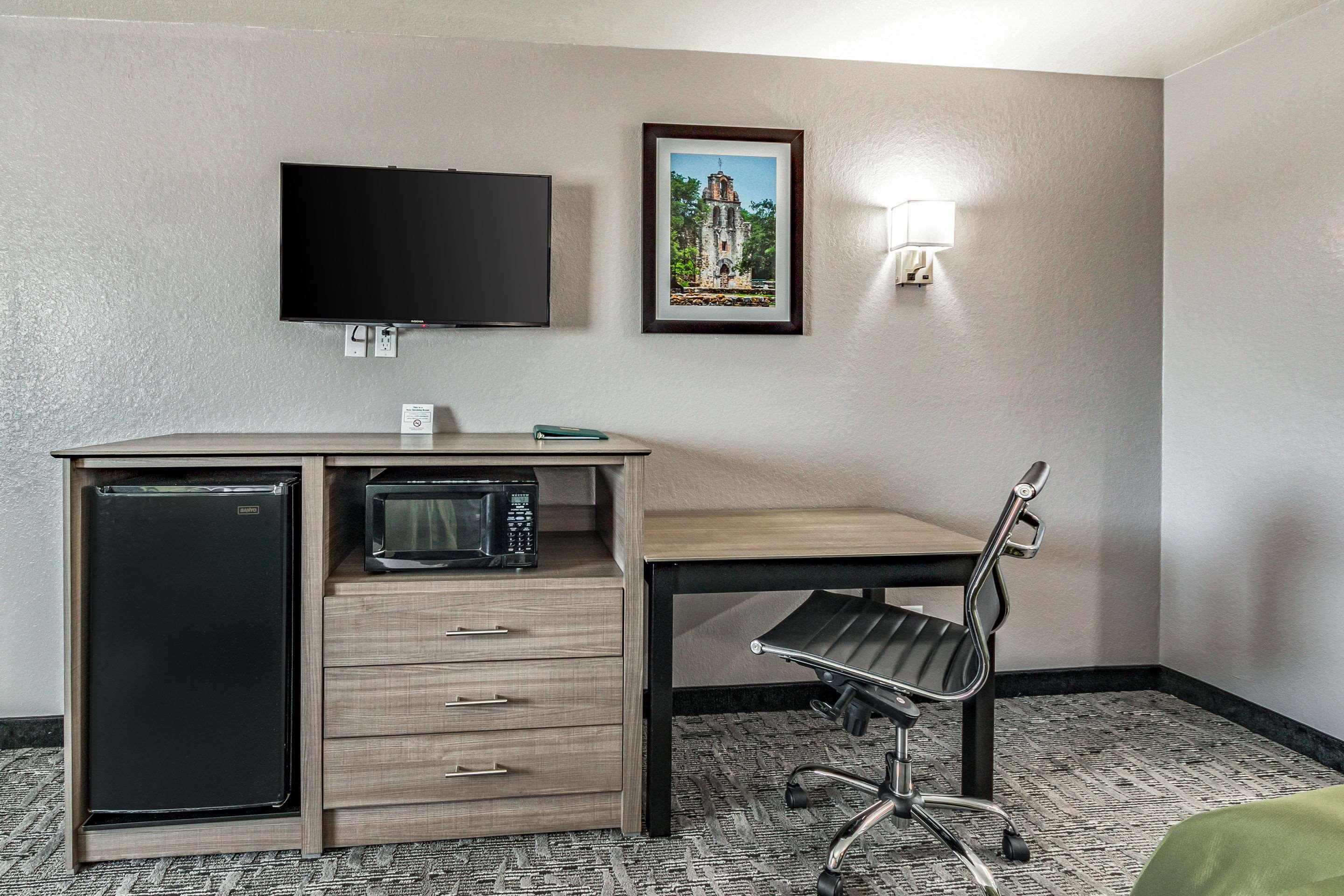 Quality Inn I-10 East Near Frost Bank Center San Antonio Exteriör bild
