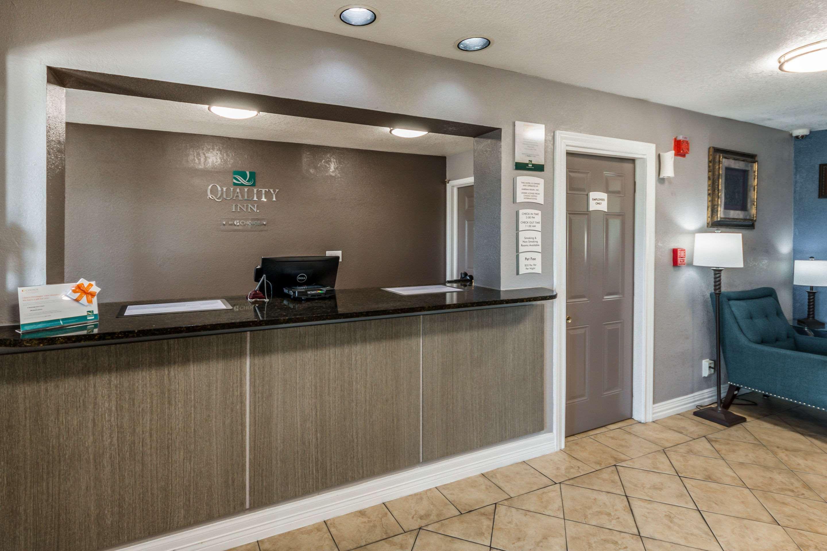 Quality Inn I-10 East Near Frost Bank Center San Antonio Exteriör bild